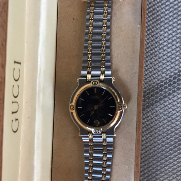 Gucci Accessories - Gucci 9000m Vintage authentic watch